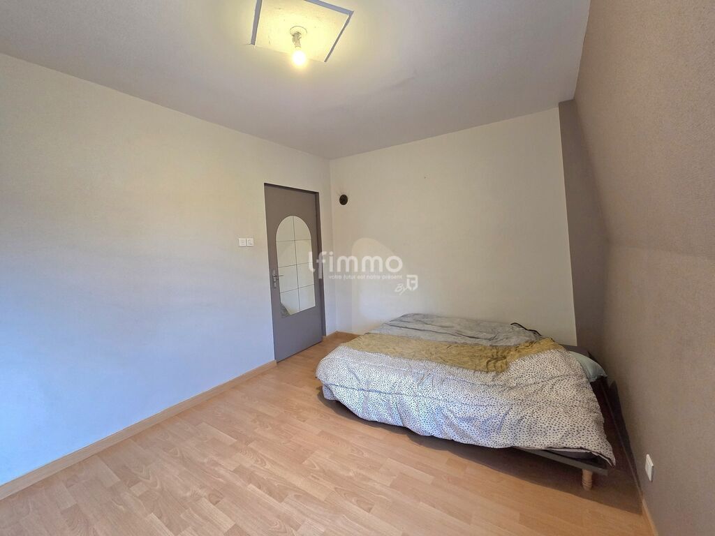 Photo 9 : Maison mitoyenne 1O2 M² à Issenheim Terrain 275 m²