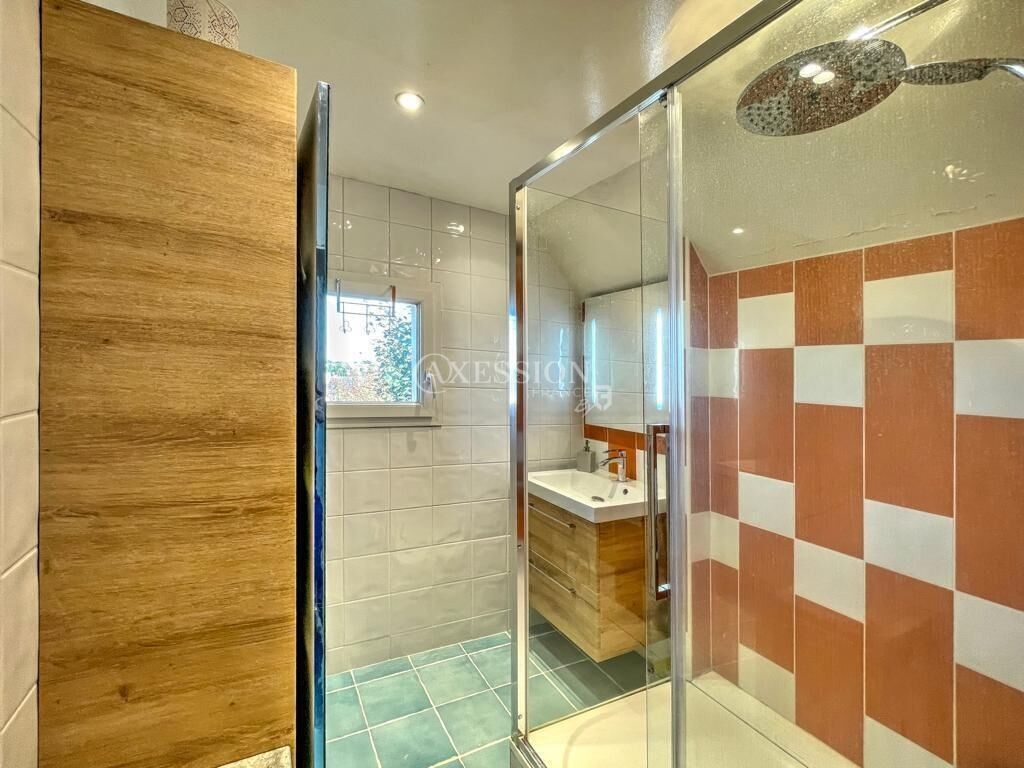 Photo 11 : Maison de 6 pièces - 4 chambres - jardin