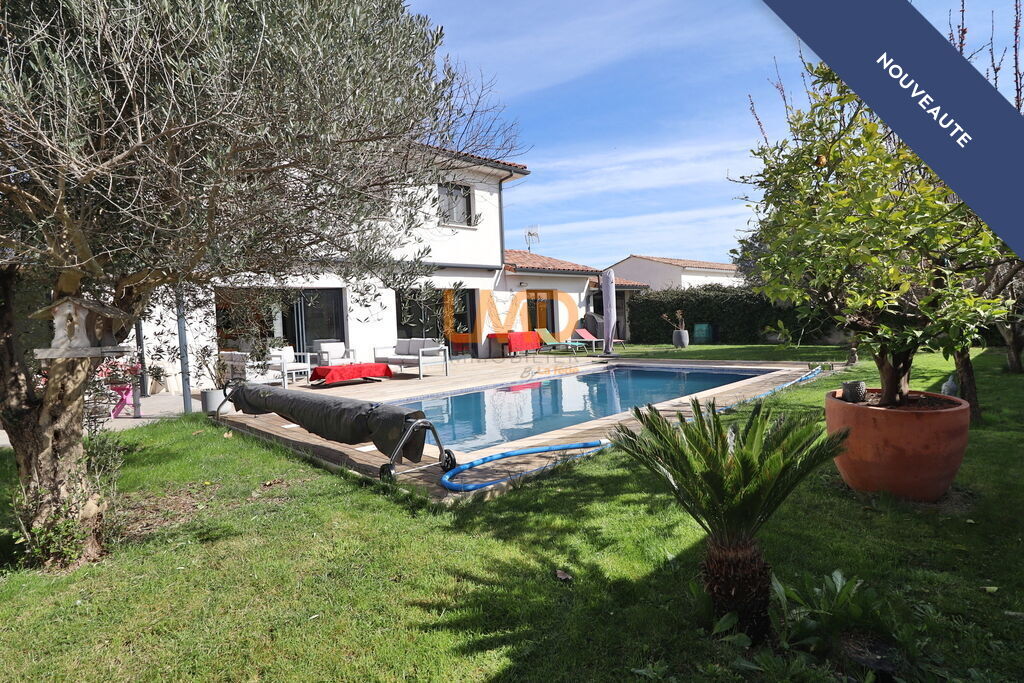 Photo 2 : Maison contemporaine-6 pièces-piscine-garage