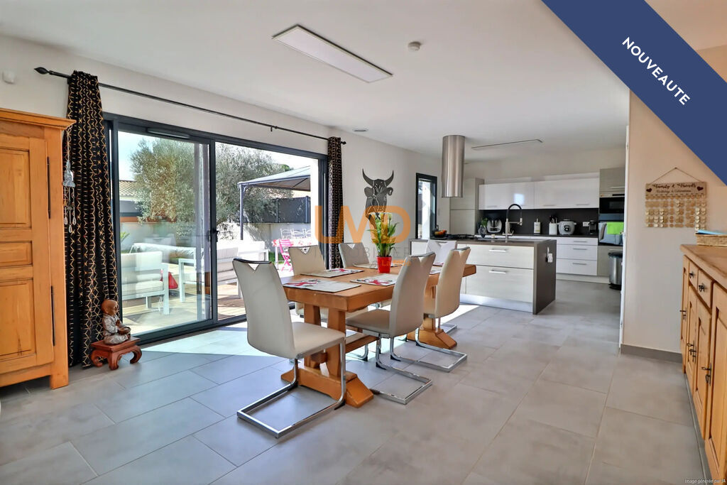 Photo 3 : Maison contemporaine-6 pièces-piscine-garage