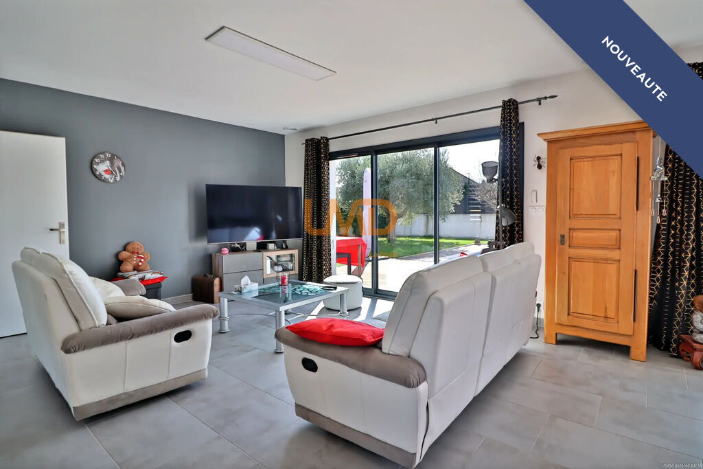 Photo 4 : Maison contemporaine-6 pièces-piscine-garage