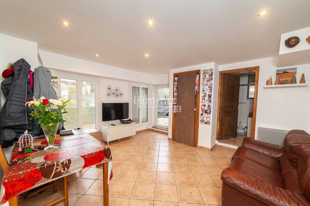 Photo 1 : Maison 6 pièces de 126m2 - La Seigneurie 13009