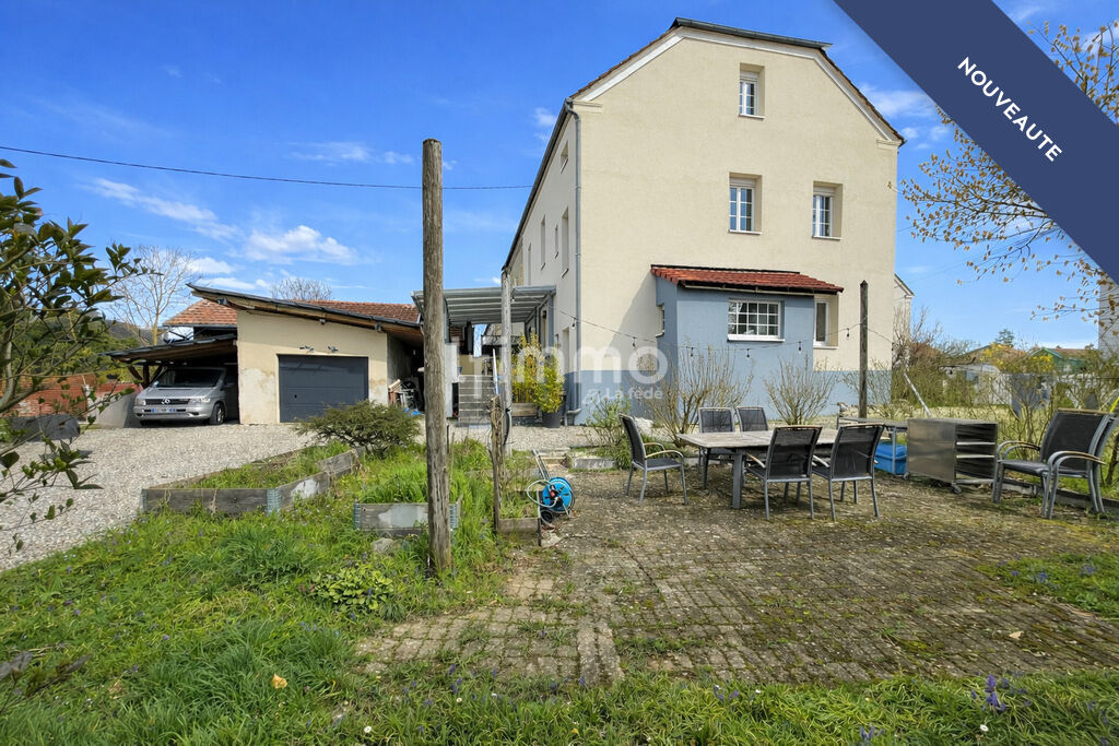 Photo 1 : Spacieuse maison familiale sur vaste terrain avec garage