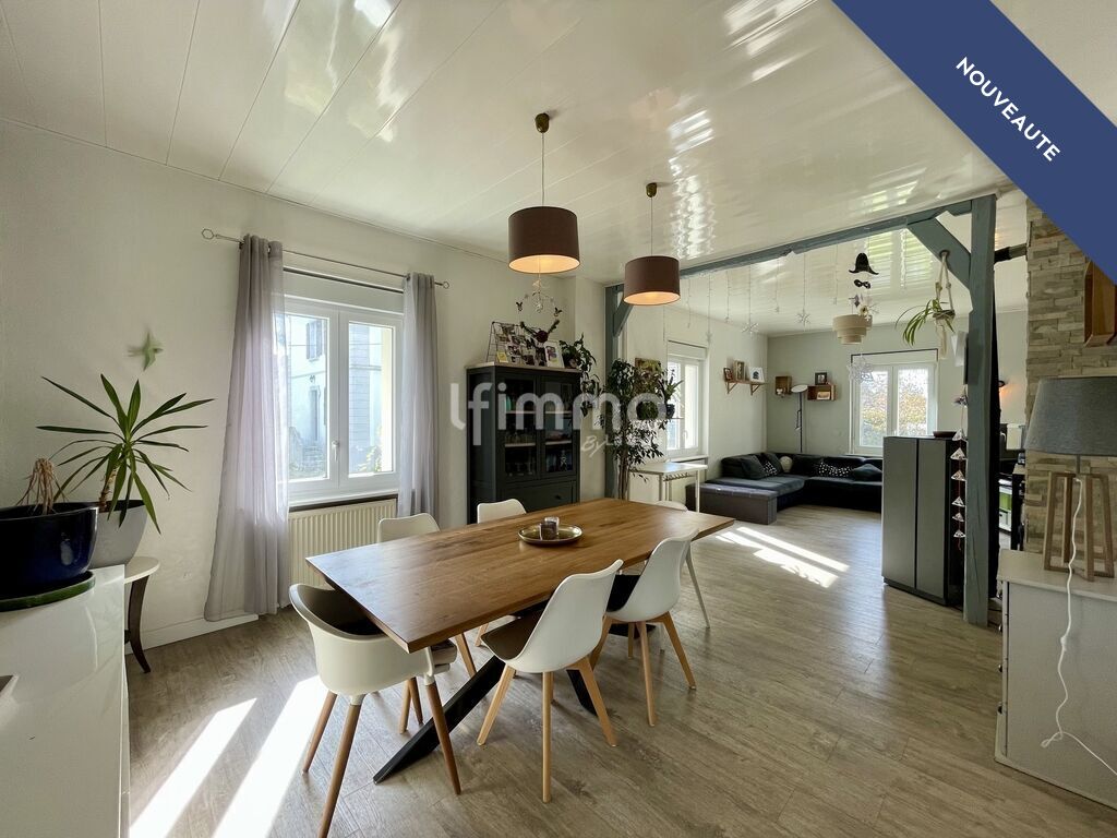 Photo 2 : Spacieuse maison familiale sur vaste terrain avec garage