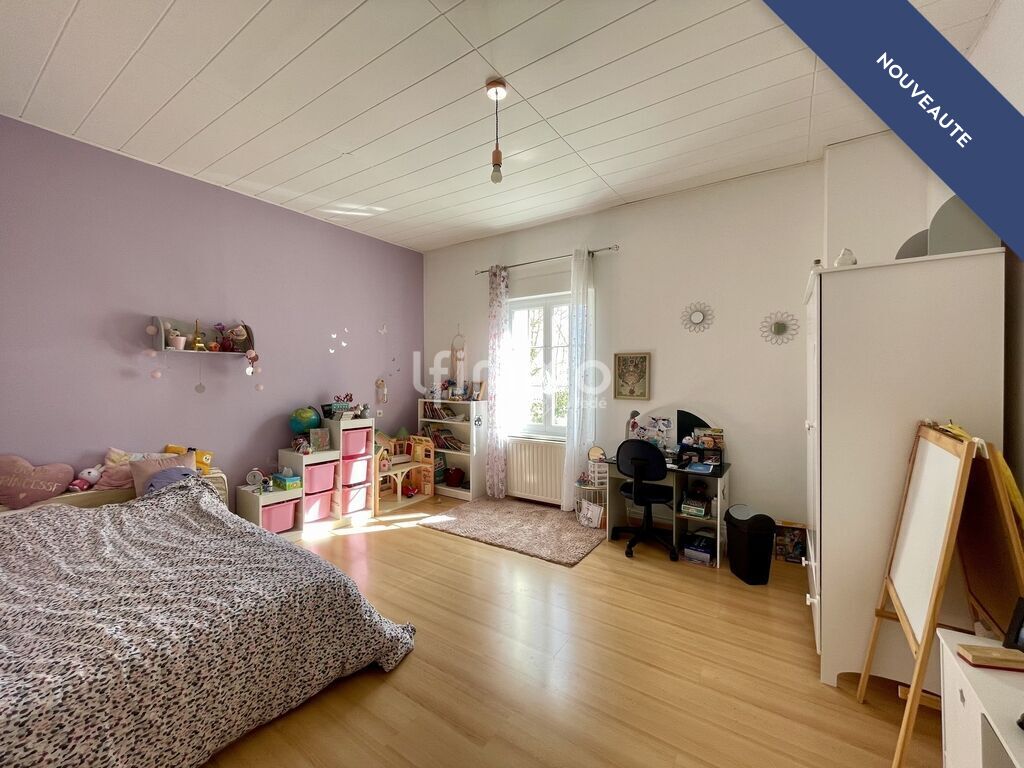 Photo 9 : Spacieuse maison familiale sur vaste terrain avec garage