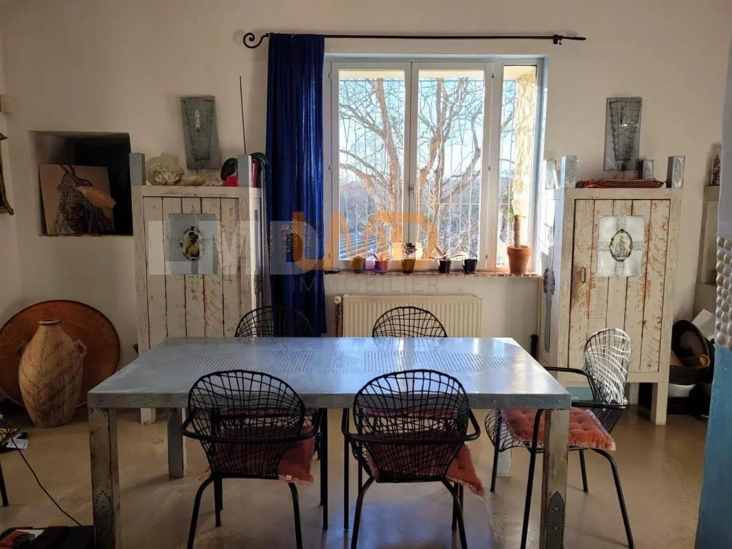 Photo 12 : maison en pierre de 140m2  .. piscine. garage