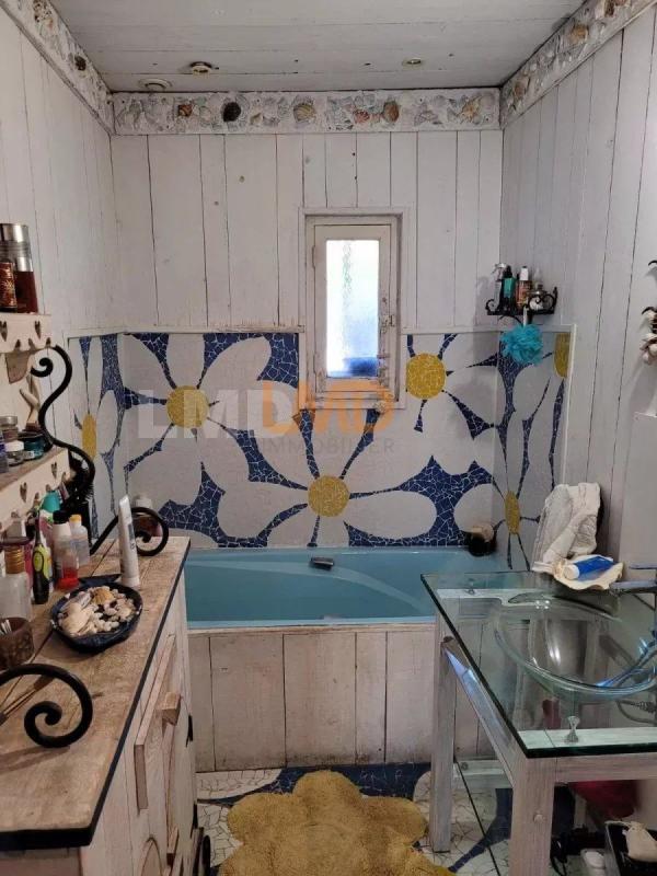 Photo 17 : maison en pierre de 140m2  .. piscine. garage