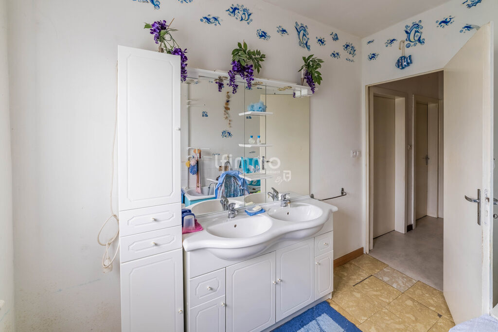 Photo 9 : Habitation familiale, dotée d'une belle construction à Moussey