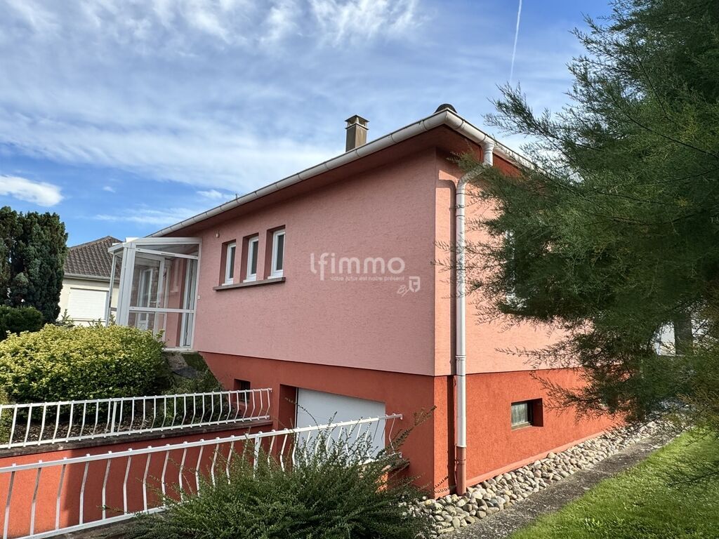 Photo 9 : Maison de plain-pied, garage. Terrain 552 m² Fessenheim (68740)