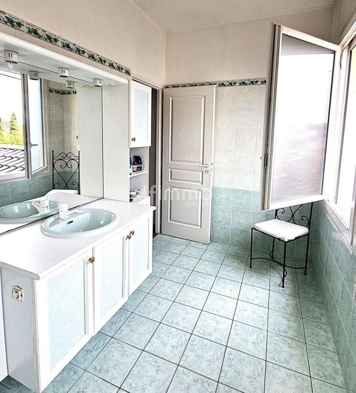 Photo 12 : Maison de 194 m2 avec piscine