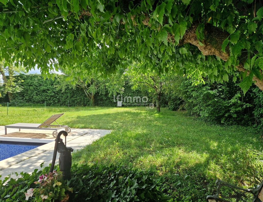 Photo 3 : Maison de 194 m2 avec piscine