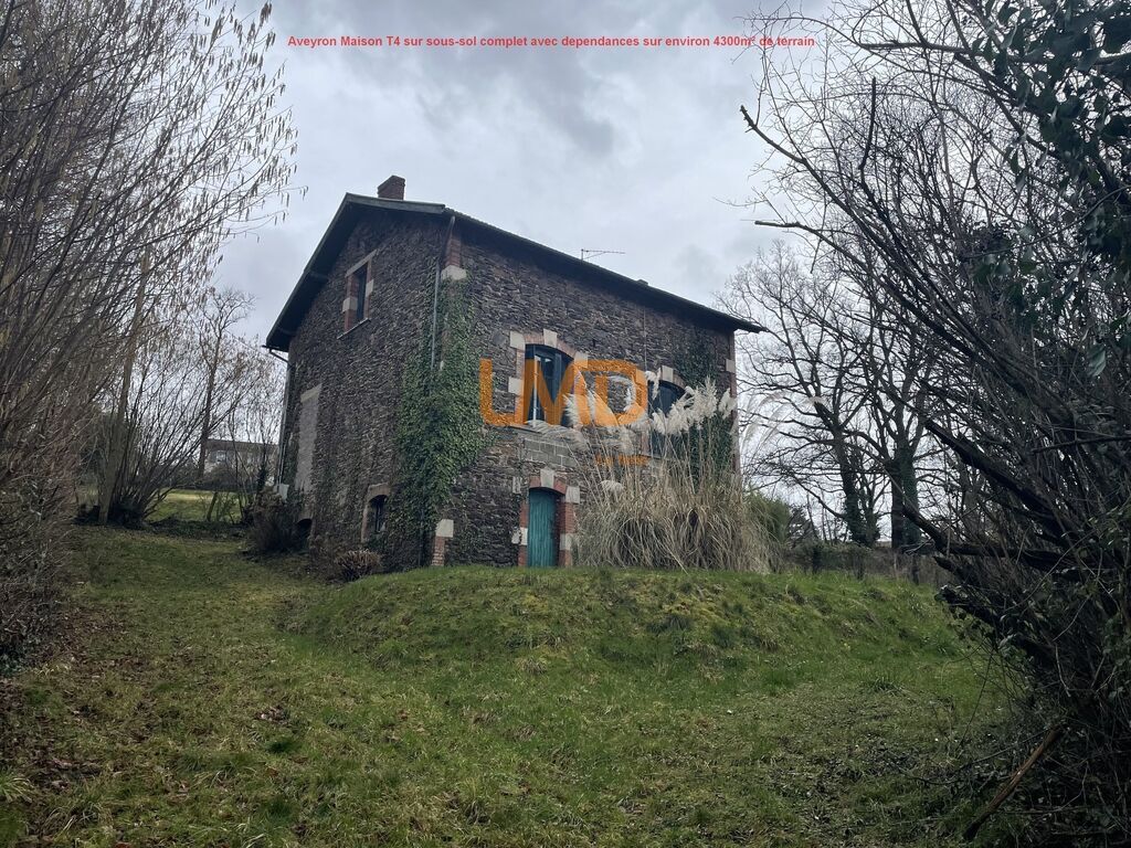 Photo 2 : Maison en pierre sur grand terrain