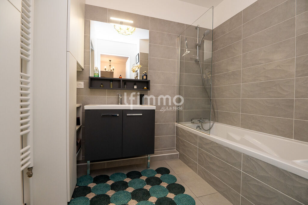 Photo 9 : Bel attique 5 p. 98 m² avec terrasse 58 m² et deux parkings