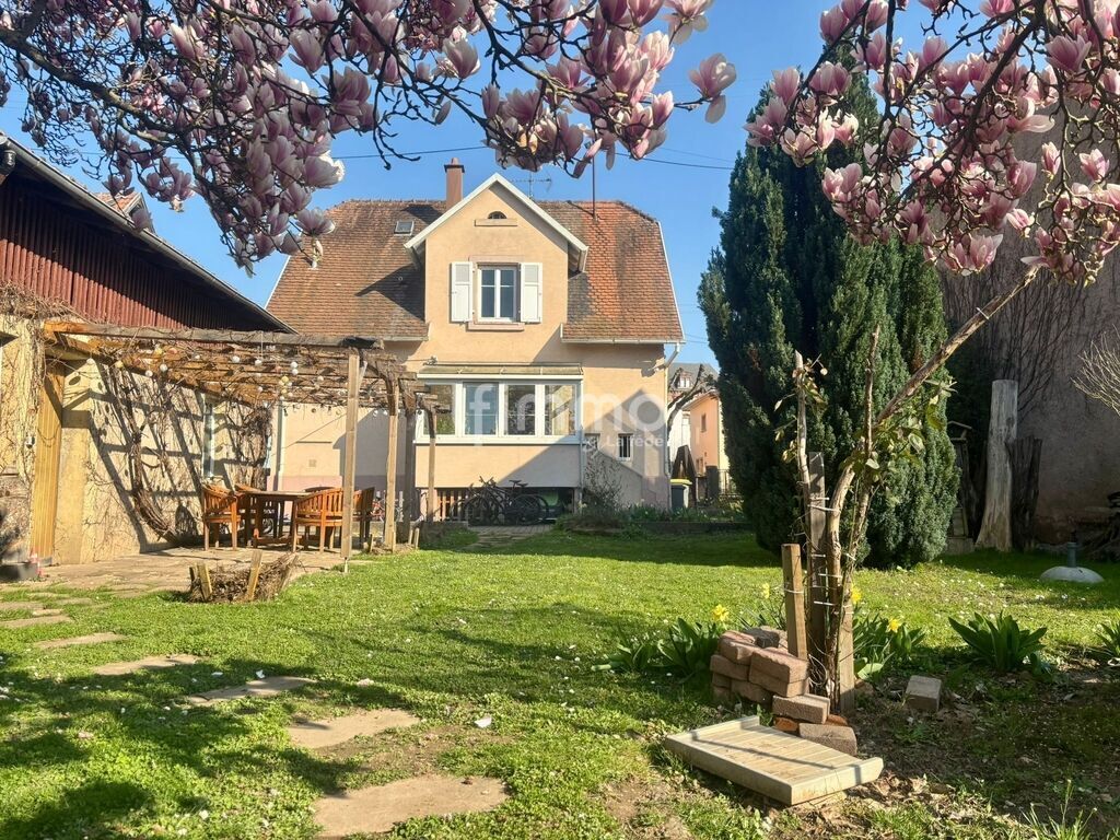 Photo 1 : À vendre à Sélestat – Élégante maison de maître avec jardin arbo