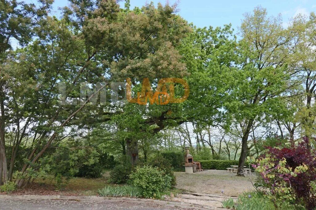 Photo 5 : Maison avec piscine sur un terrain de 15328 m² Montaut 31410