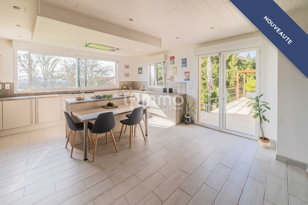 Photo 4 : Maison Familiale, dotée d'une superbe vue, à la campagne