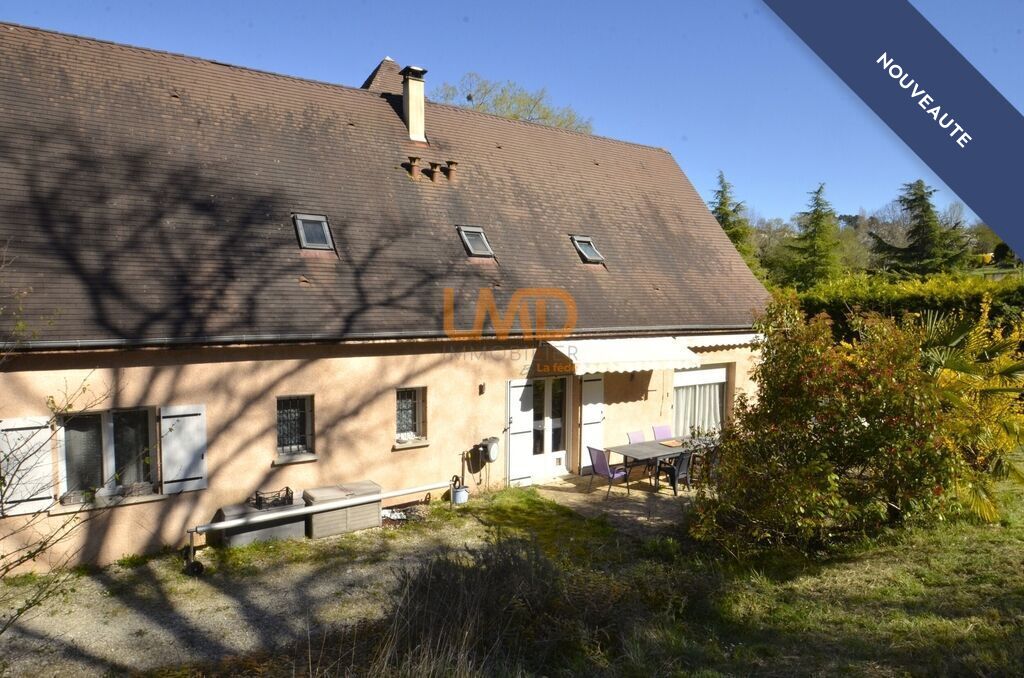 Photo 3 : Maison 250 m² 5 chambres. Piscine