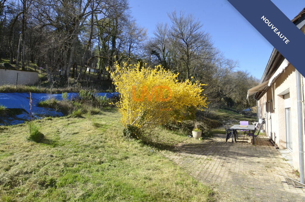 Photo 4 : Maison 250 m² 5 chambres. Piscine