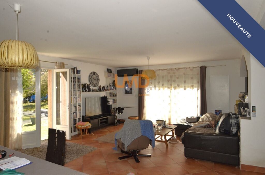 Photo 6 : Maison 250 m² 5 chambres. Piscine