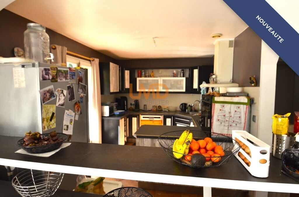 Photo 7 : Maison 250 m² 5 chambres. Piscine