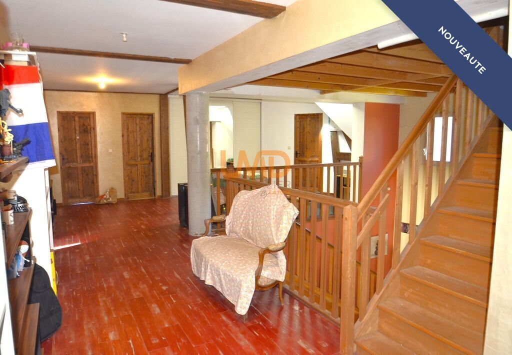 Photo 8 : Maison 250 m² 5 chambres. Piscine