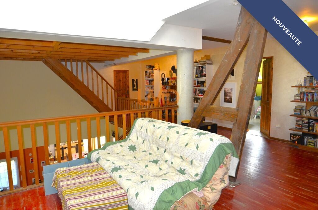 Photo 9 : Maison 250 m² 5 chambres. Piscine