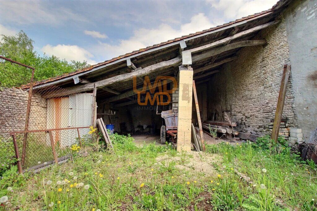 Photo 13 : Maison avec dépendances à rénover – Les Touches-de-Périgny (1716