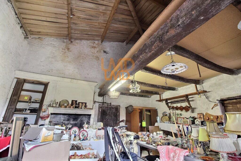 Photo 17 : Maison avec dépendances à rénover – Les Touches-de-Périgny (1716