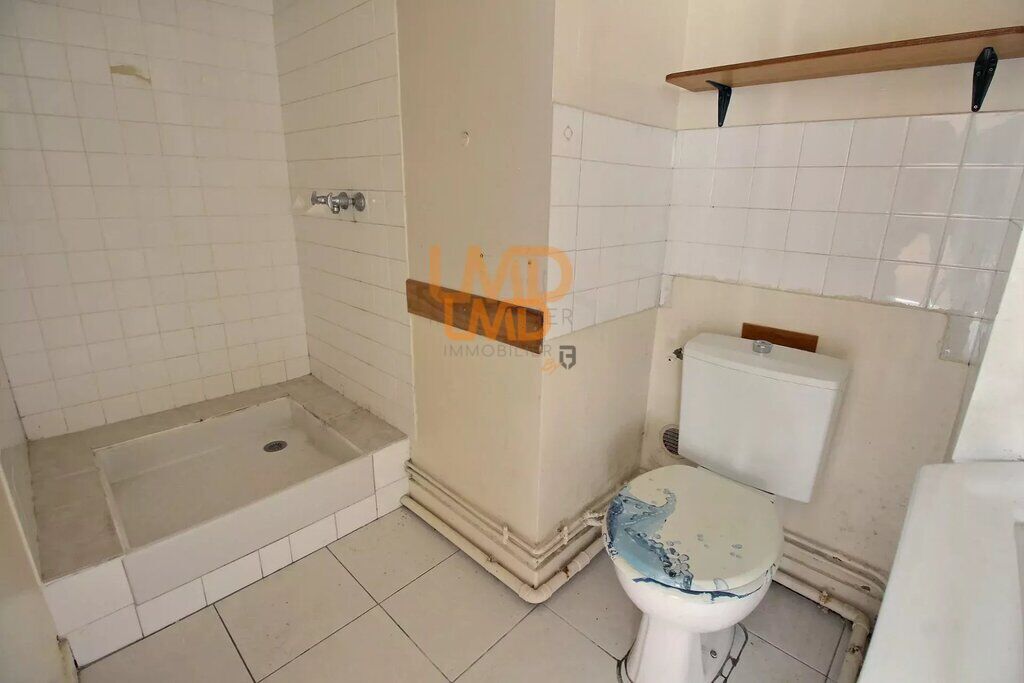 Photo 4 : Maison avec dépendances à rénover – Les Touches-de-Périgny (1716