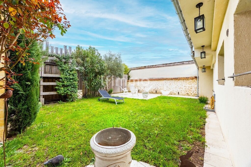 Photo 14 : Maison de ville - 150 m2 - Transports et commerces à pied