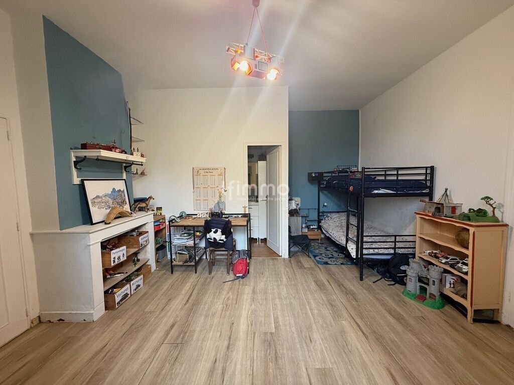 Photo 8 : Maison de ville - 150 m2 - Transports et commerces à pied