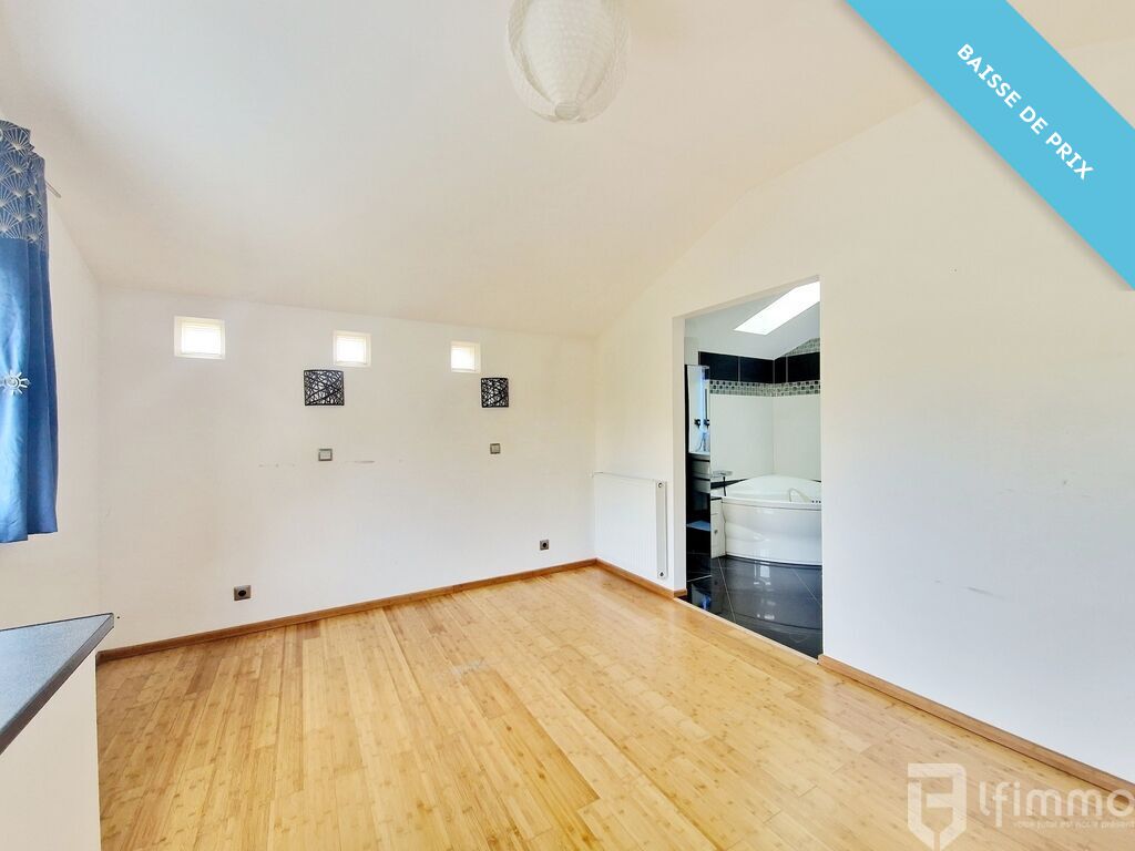 Photo 6 : Maison spacieuse et contemporaine dans un quartier résidentiel