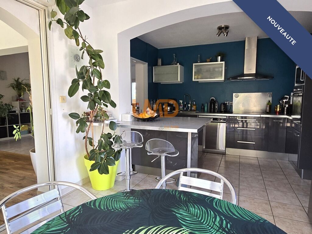 Photo 8 : Maison 4 chambres, sans vis-à-vis, piscine et garage