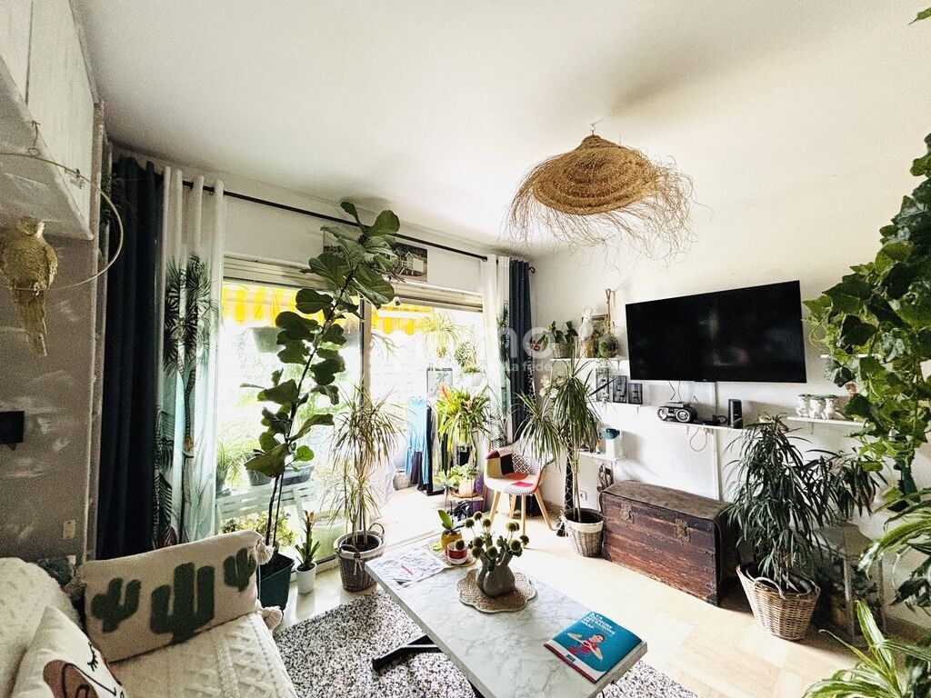 Photo 2 : Marina Baie des Anges, vue mer, studio avec coin nuit et terrass