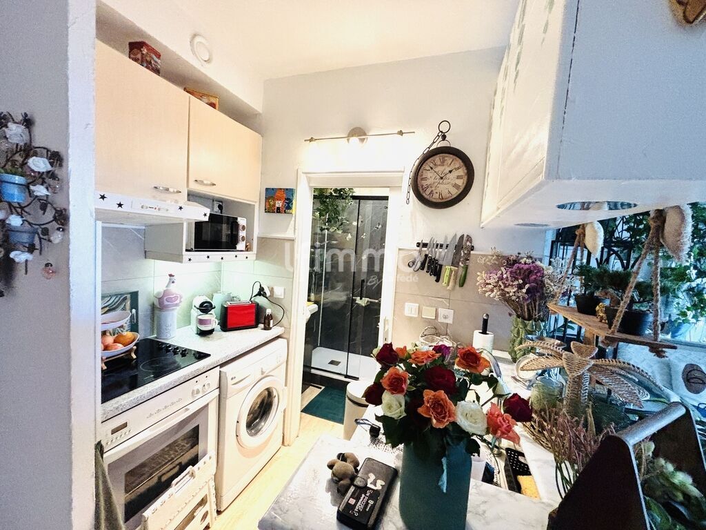 Photo 4 : Marina Baie des Anges, vue mer, studio avec coin nuit et terrass