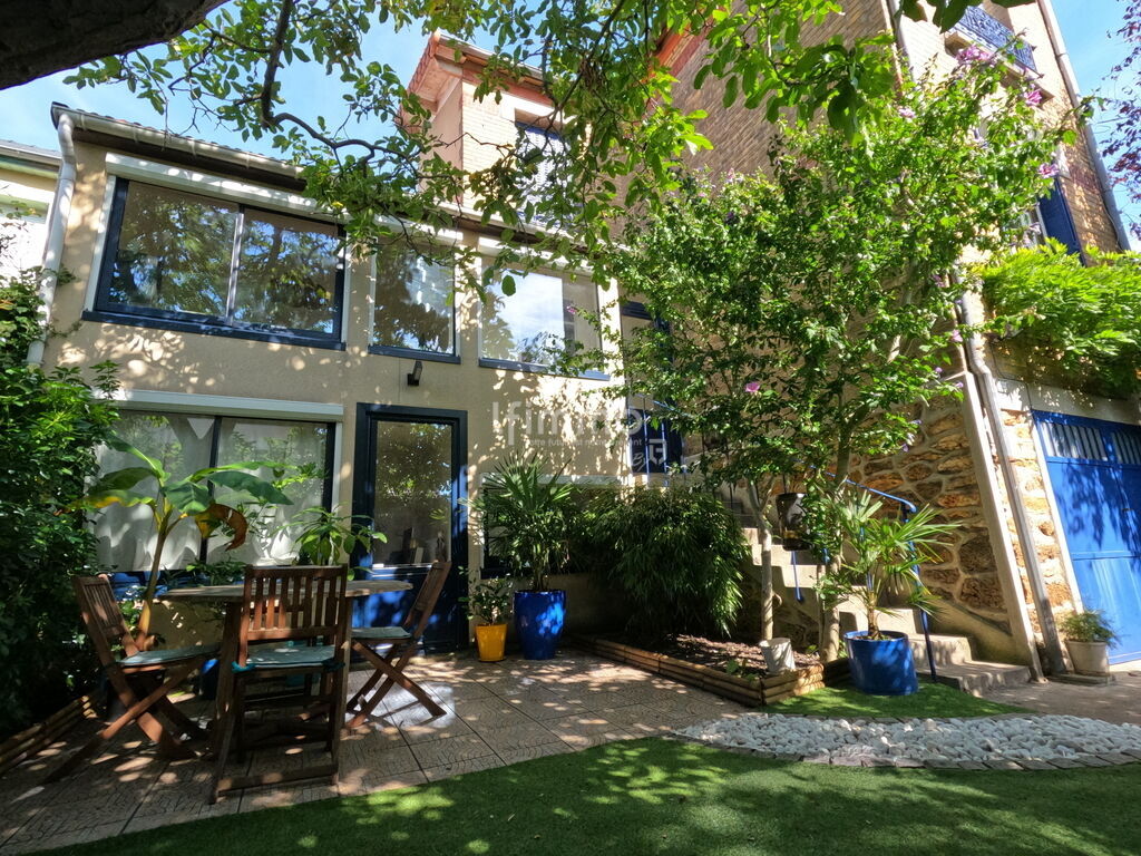 Photo 1 : Belle meulière au cachet intemporel