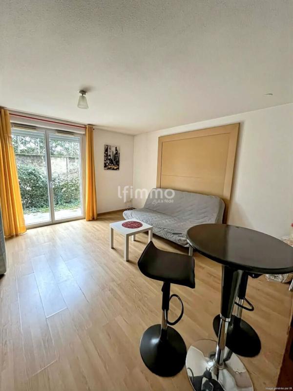 Photo 1 : Studio de 26m2 avec terrasse et parking à Castres