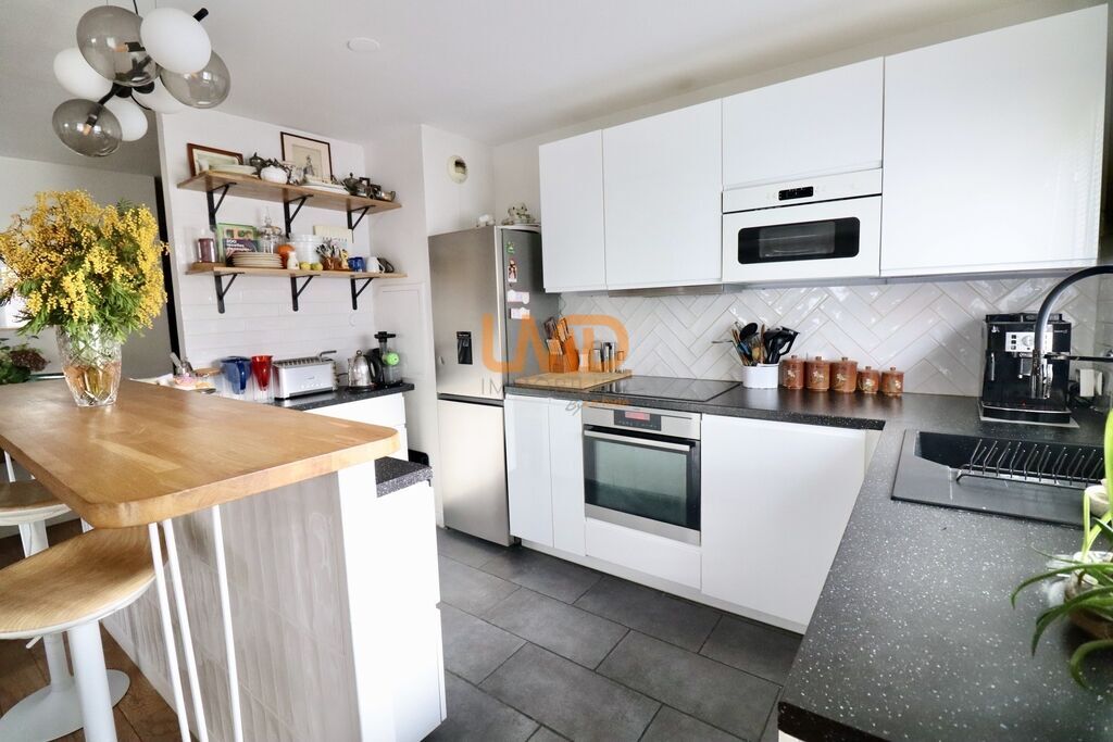 Photo 13 : T5 proximité immédiate métro gabriel peri proche école box+cave