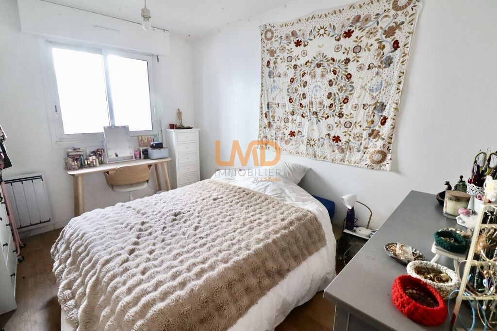 Photo 15 : T5 proximité immédiate métro gabriel peri proche école box+cave