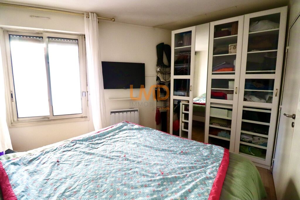 Photo 19 : T5 proximité immédiate métro gabriel peri proche école box+cave