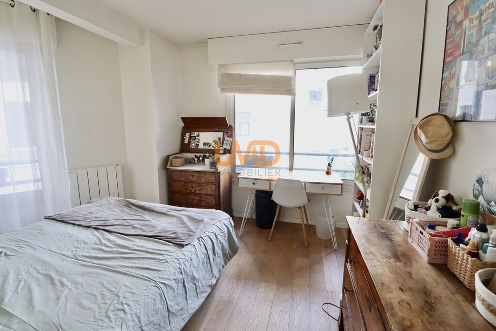 Photo 22 : T5 proximité immédiate métro gabriel peri proche école box+cave