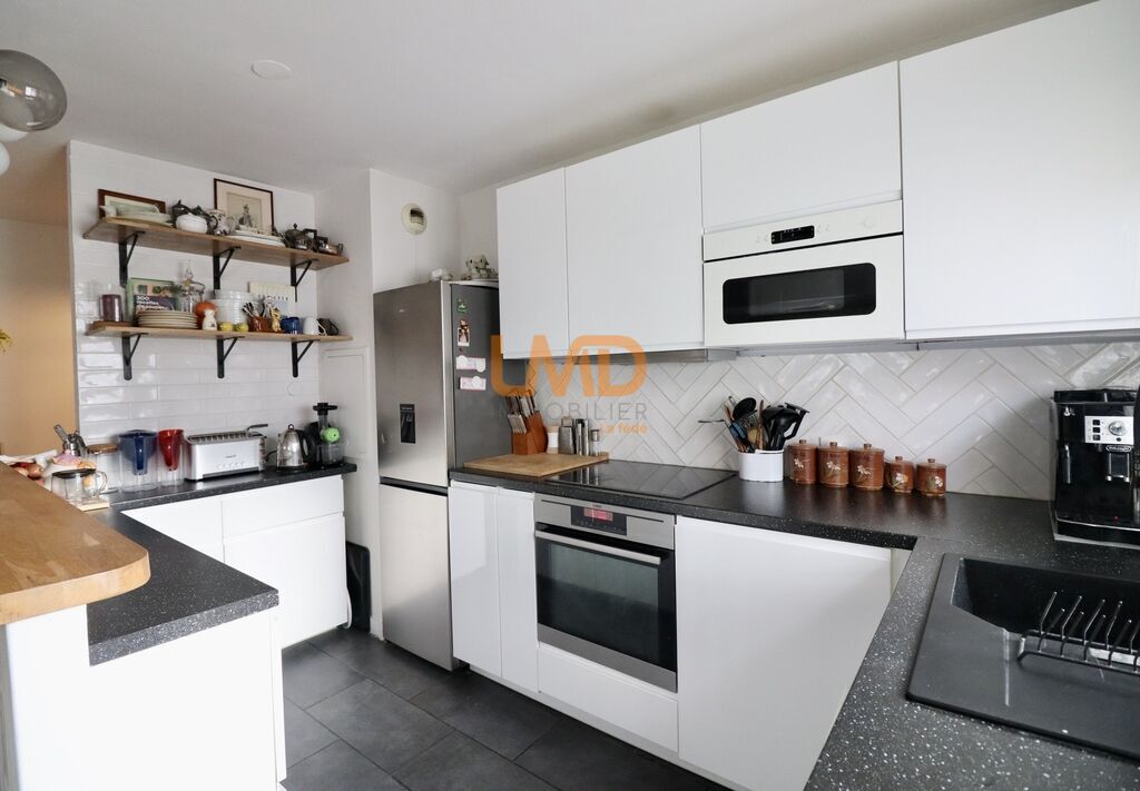 Photo 6 : T5 proximité immédiate métro gabriel peri proche école box+cave