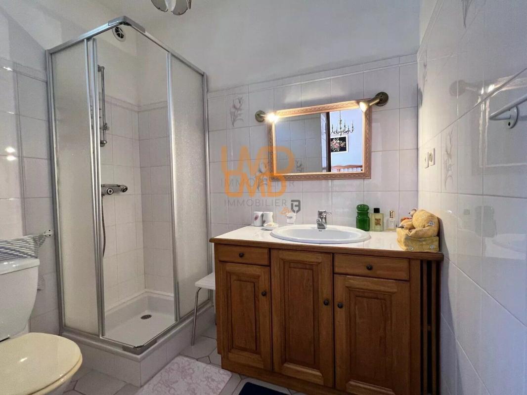 Photo 19 : Spacieuse maison familiale de 6 pièces avec piscine et terrain a