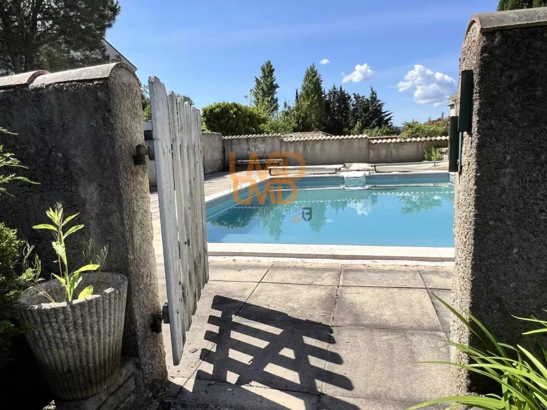 Photo 2 : Spacieuse maison familiale de 6 pièces avec piscine et terrain a