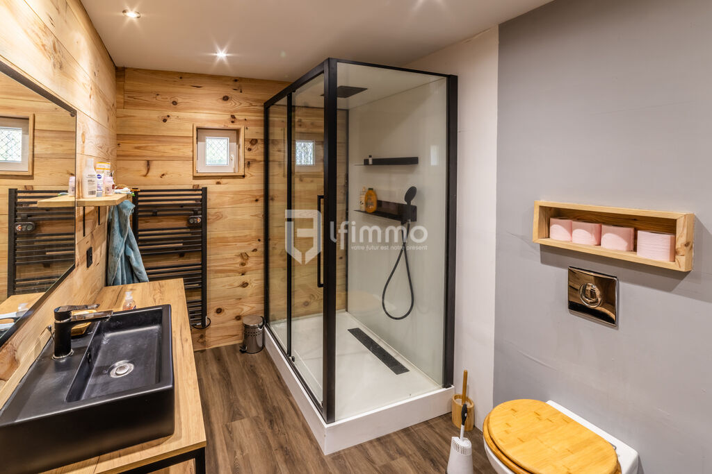 Photo 7 : Chalet, à usage d'Habitation, en pleine forêt