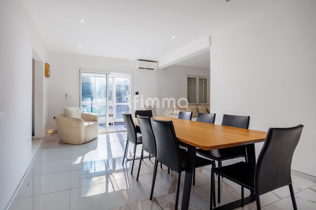 Photo 2 : Carnoux en Provence / Maison rénovée/ Terrain / Piscine