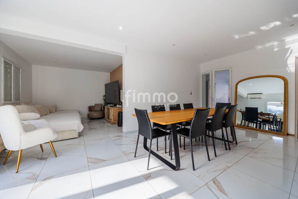 Photo 4 : Carnoux en Provence / Maison rénovée/ Terrain / Piscine