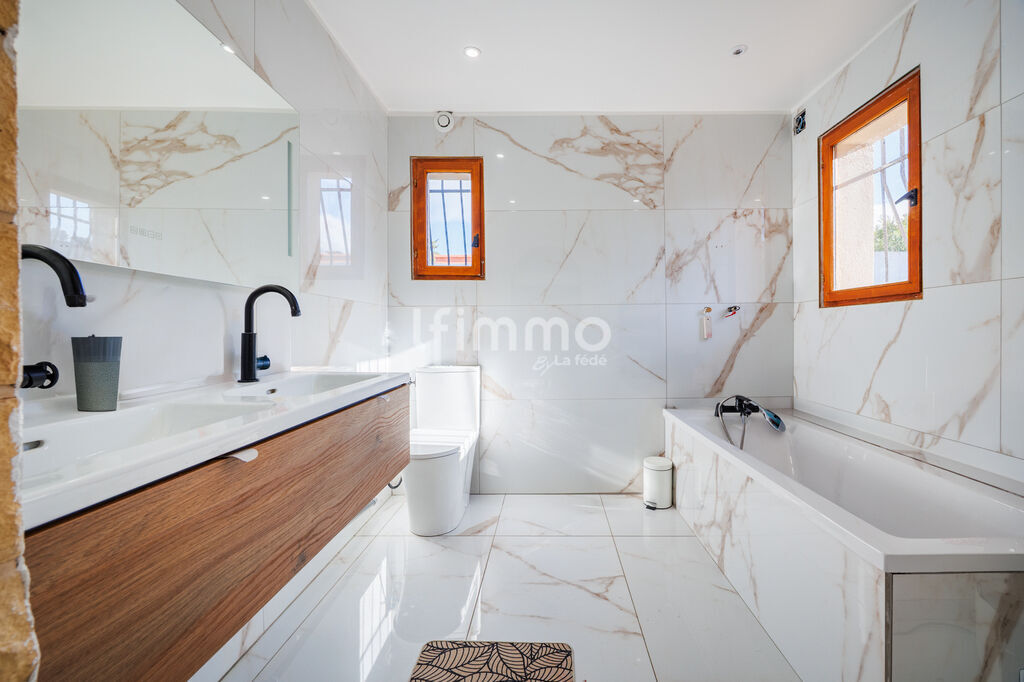 Photo 6 : Carnoux en Provence / Maison rénovée/ Terrain / Piscine