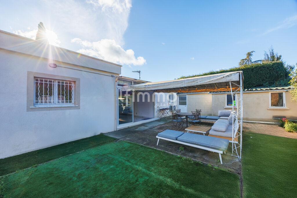Photo 8 : Carnoux en Provence / Maison rénovée/ Terrain / Piscine