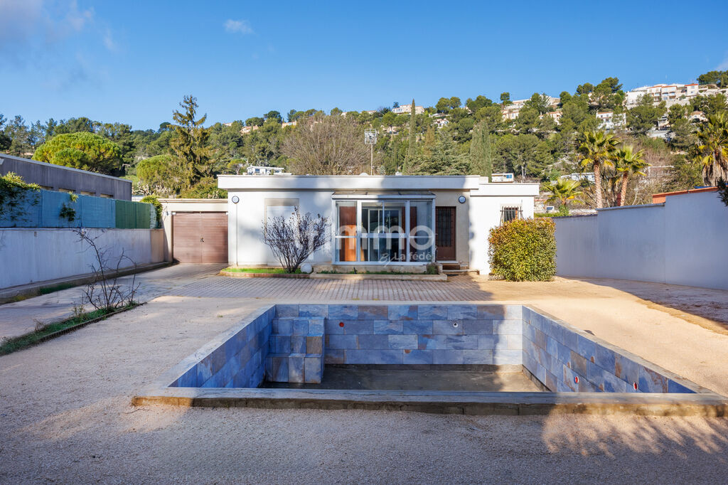 Photo 9 : Carnoux en Provence / Maison rénovée/ Terrain / Piscine